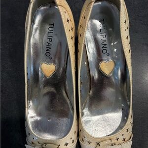 TULIPANO ITALIAN Open Toe Cream Star Cut Out 3” Kitten Heels Sz.8 NEW